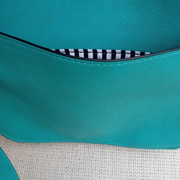 NWT Charming Charlie Crossbody Bag - Picture 11 of 15